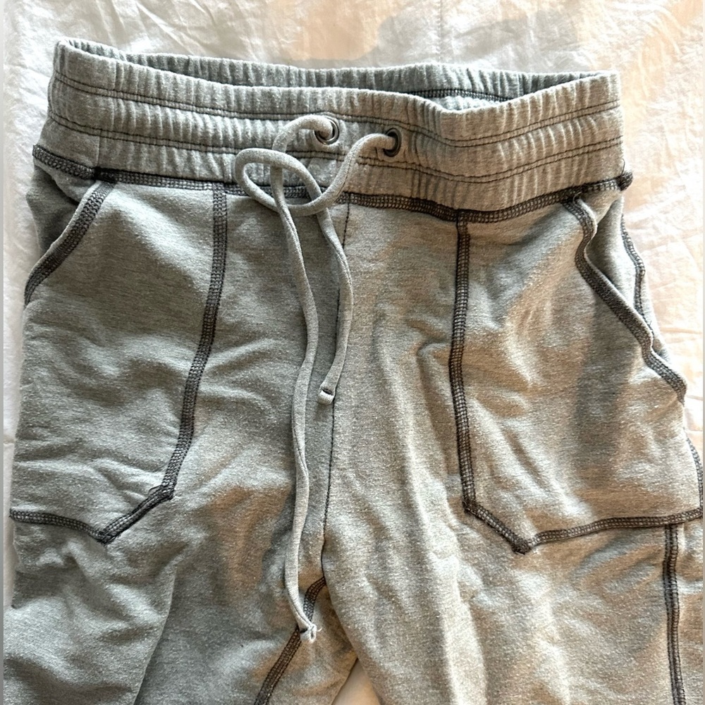 Abercrombie grey sweatpant leggings size XS - Picture 4 of 5
